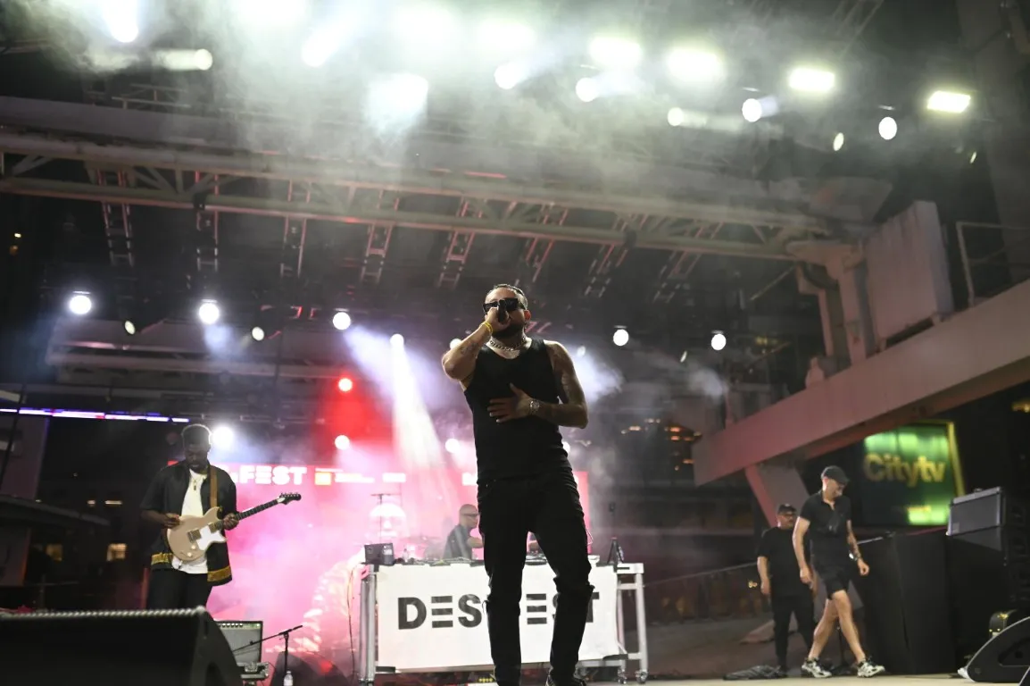 Landy Garcia performing at DESIFEST
